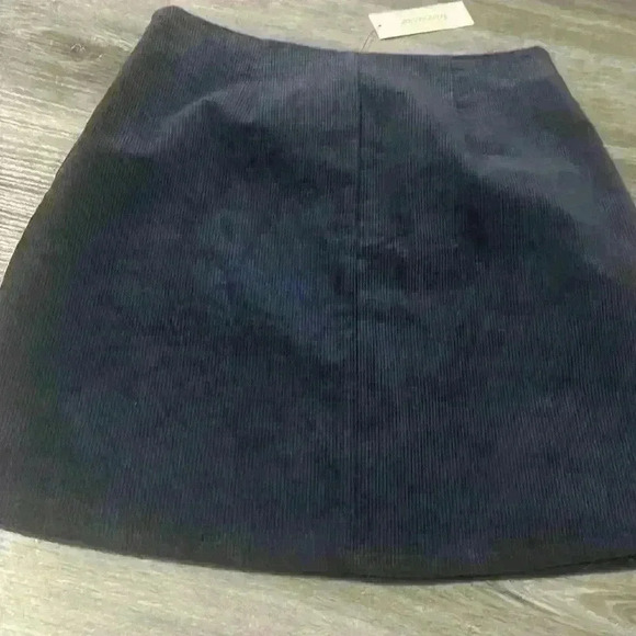 Gorgeous francesca’s mini skirt - Picture 5 of 5